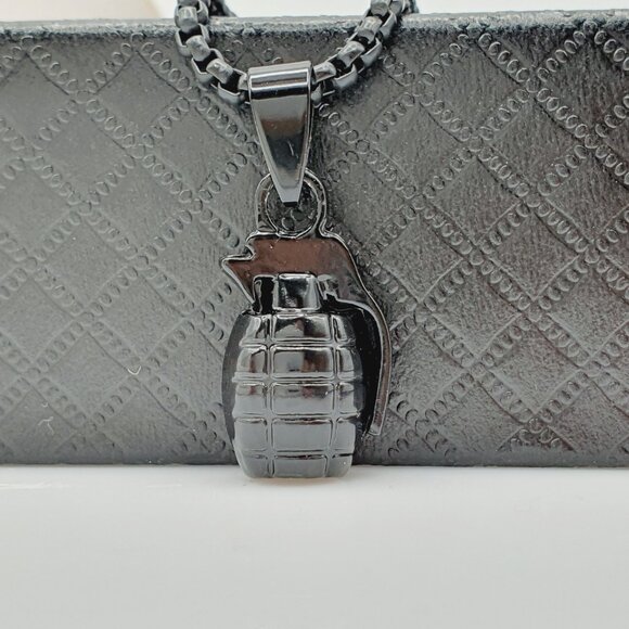 ❤️Custom Unique Hand Grenades Necklace, N90201P114 - Picture 7 of 9